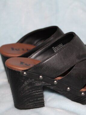 Women's clogs